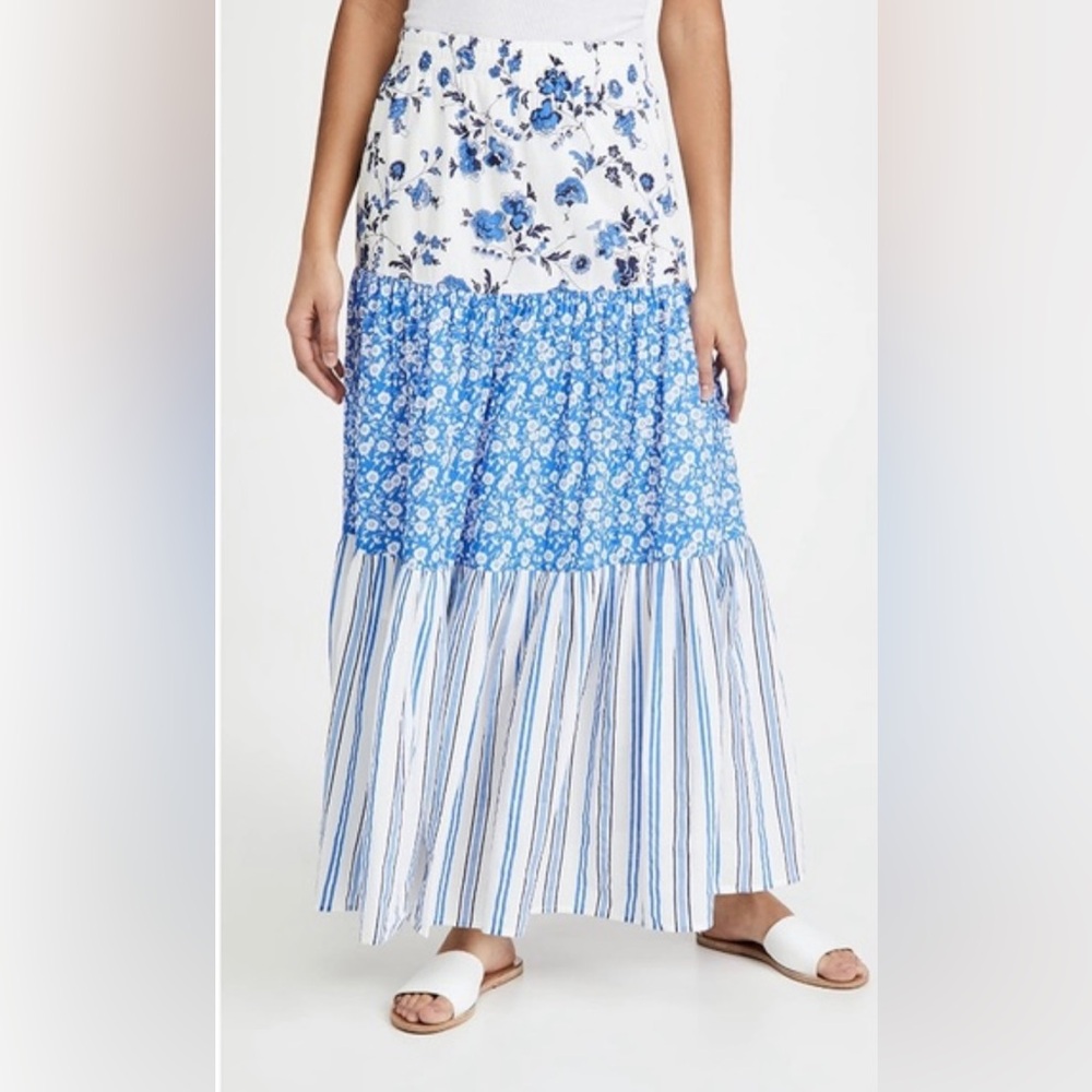 RO’S Garden blue and white floral printed skirt
